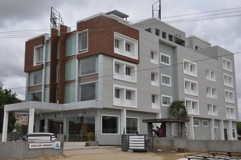 מלון Krishnagiri Alps Residency מראה חיצוני תמונה