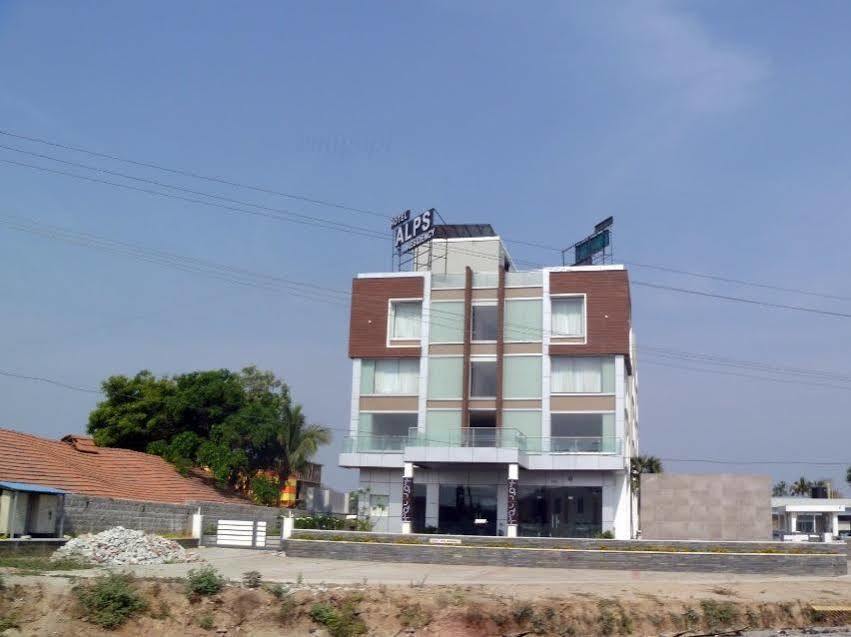 מלון Krishnagiri Alps Residency מראה חיצוני תמונה